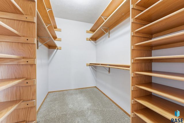 3400 S Alpine Ave Avenue, Sioux Falls, SD 57110