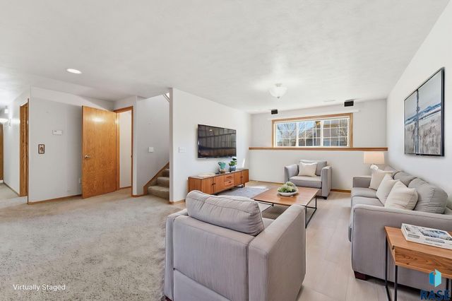 3400 S Alpine Ave Avenue, Sioux Falls, SD 57110