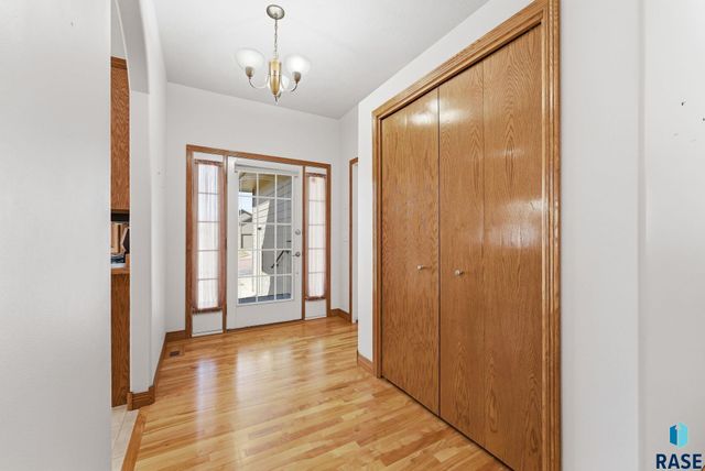 3400 S Alpine Ave Avenue, Sioux Falls, SD 57110