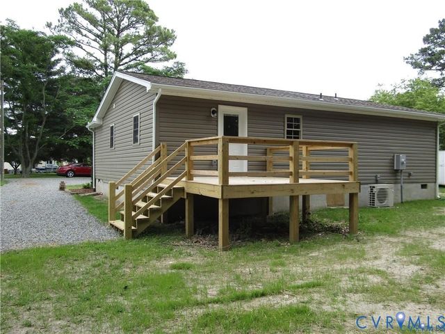 135 Trudie Dr, Center Cross, VA 22437