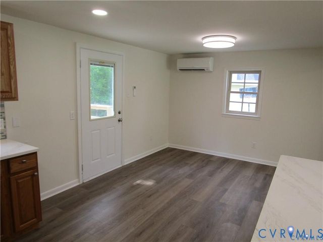 135 Trudie Dr, Center Cross, VA 22437