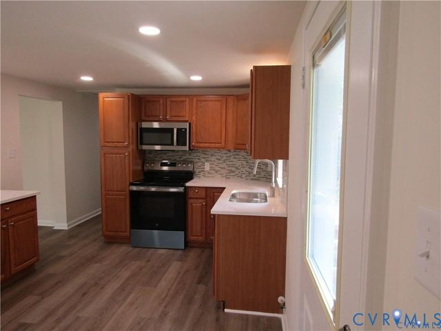 135 Trudie Dr, Center Cross, VA 22437