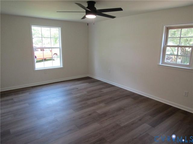 135 Trudie Dr, Center Cross, VA 22437