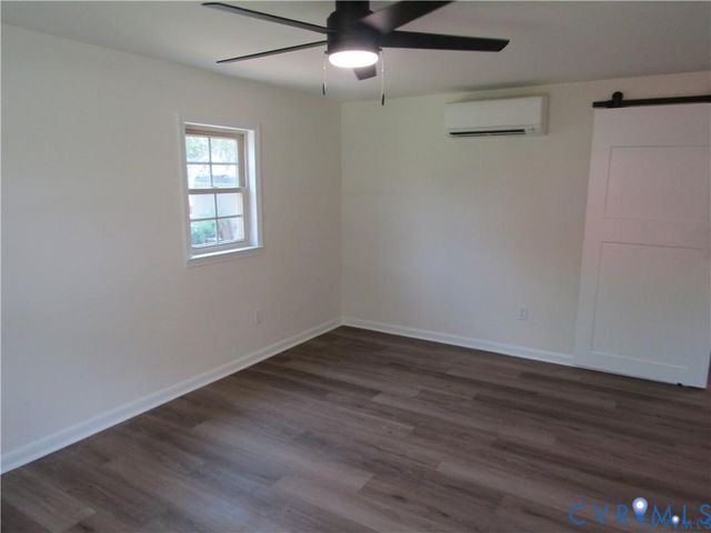 135 Trudie Dr, Center Cross, VA 22437