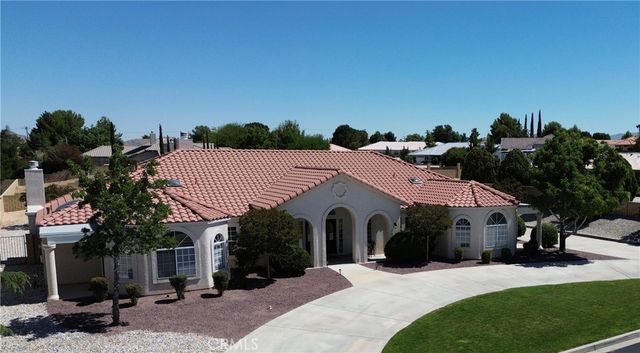 20230 Quail Run Road, Apple Valley, CA 92308