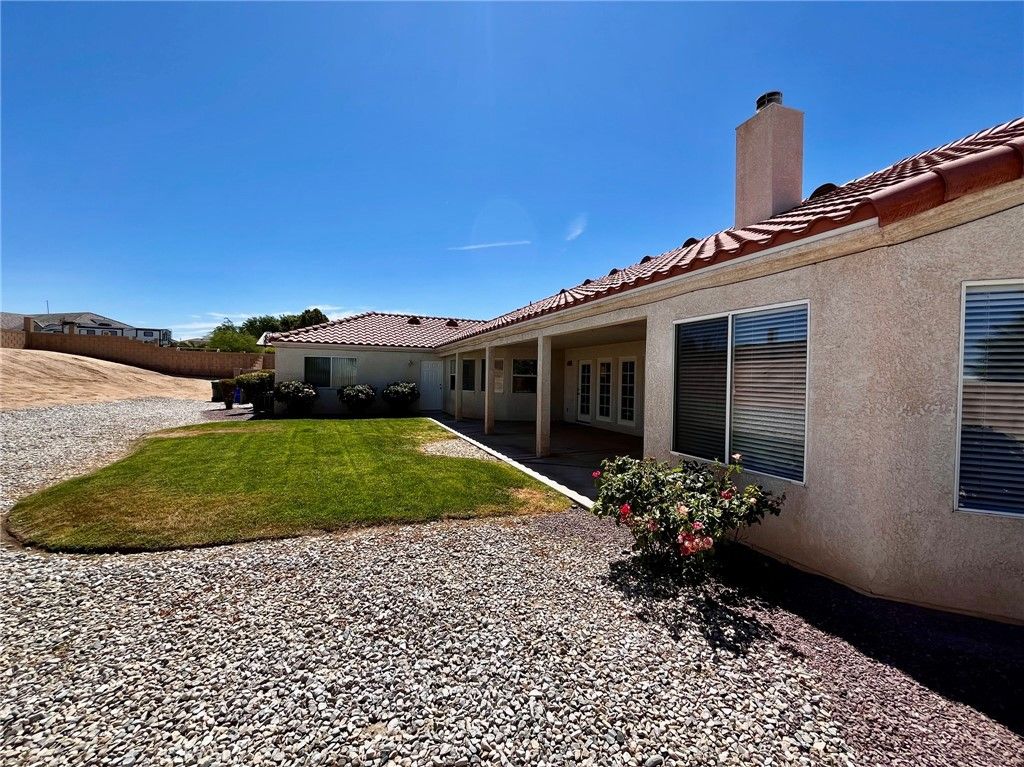 Image 12 of property listing at 20230 Quail Run Road, Apple Valley, CA 92308