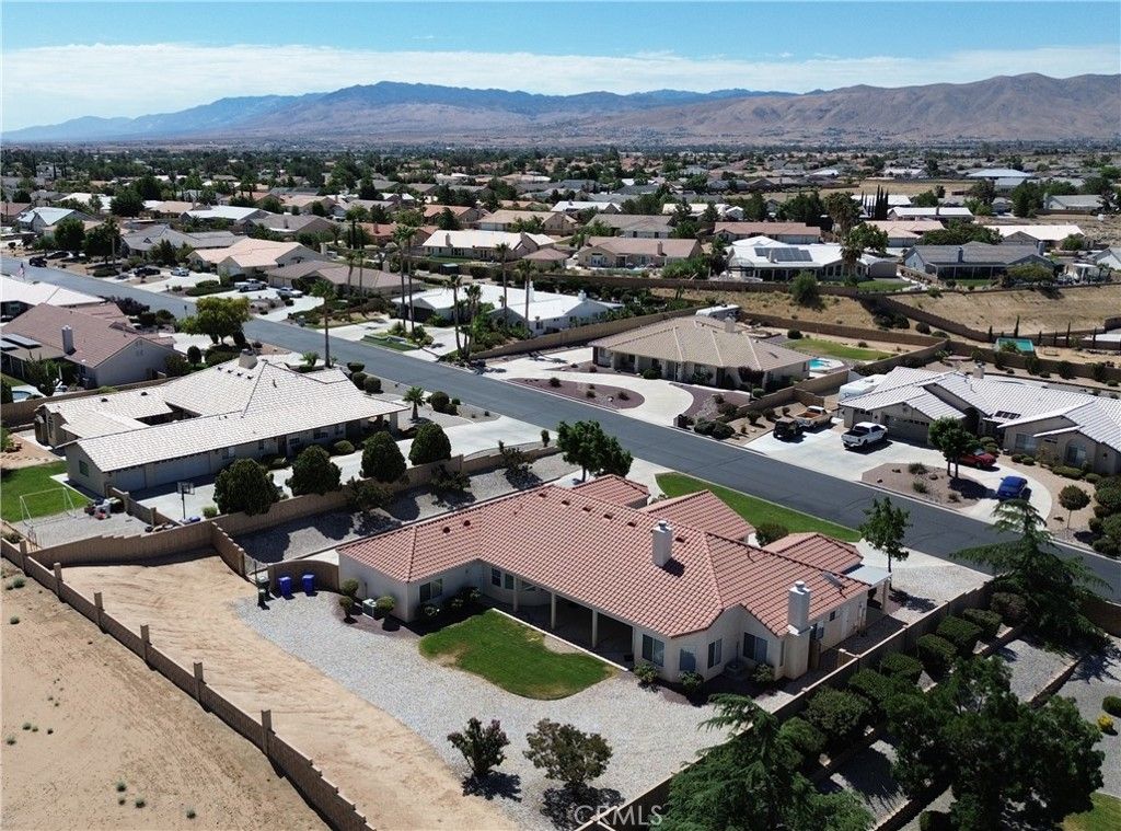 Image 13 of property listing at 20230 Quail Run Road, Apple Valley, CA 92308