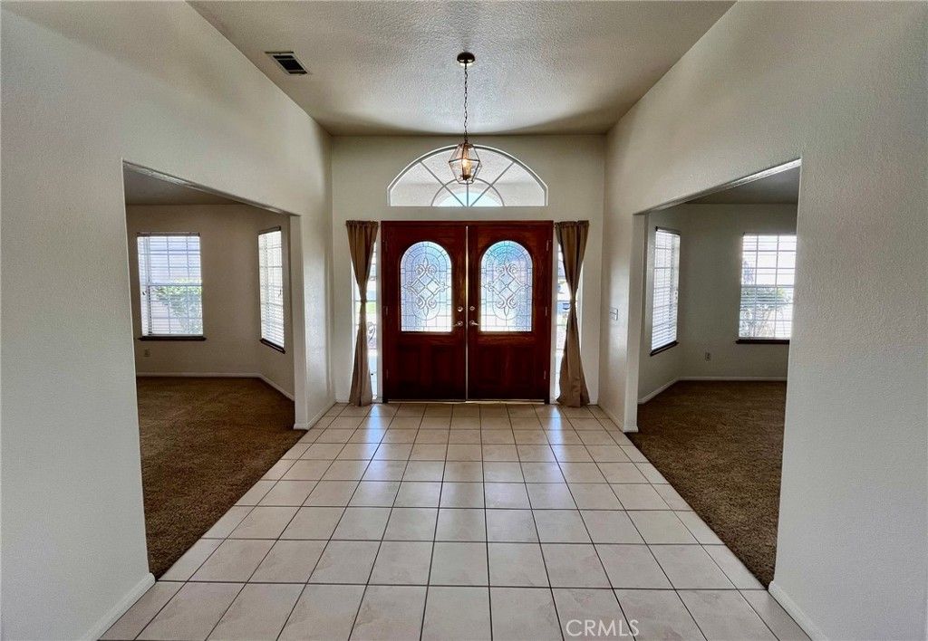 Image 19 of property listing at 20230 Quail Run Road, Apple Valley, CA 92308