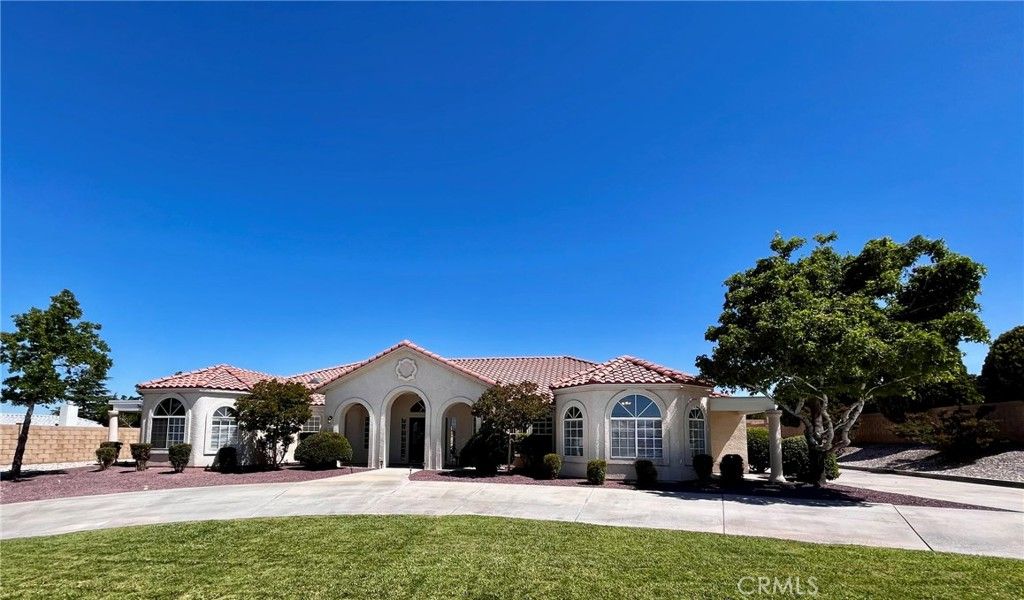 Image 3 of property listing at 20230 Quail Run Road, Apple Valley, CA 92308
