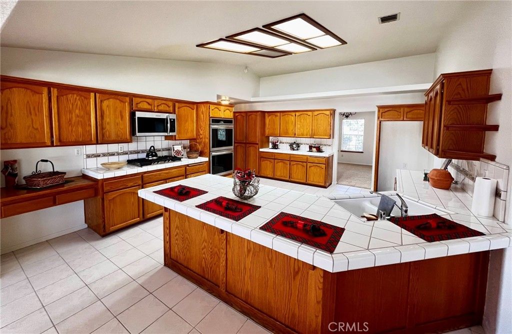 Image 30 of property listing at 20230 Quail Run Road, Apple Valley, CA 92308