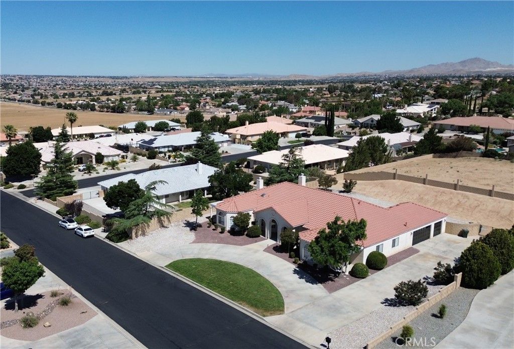 Image 4 of property listing at 20230 Quail Run Road, Apple Valley, CA 92308