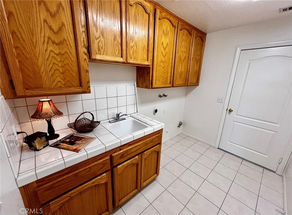 Image 55 of property listing at 20230 Quail Run Road, Apple Valley, CA 92308