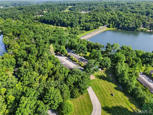 15 Lionshead Ridge Drive, Innsbrook, MO 63390