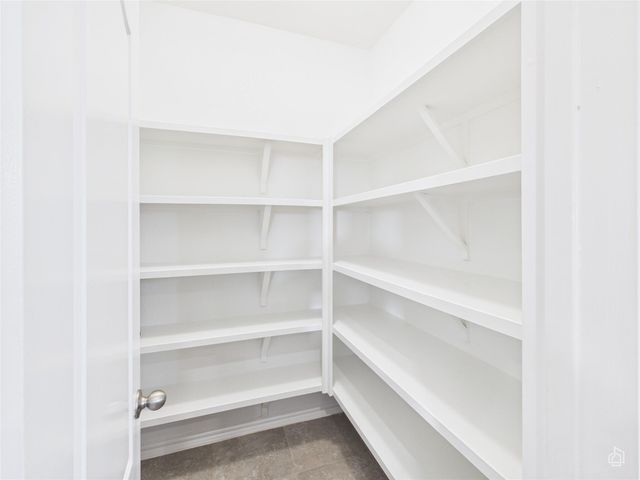 310 Hibiscus DR, Hutto, TX 78634