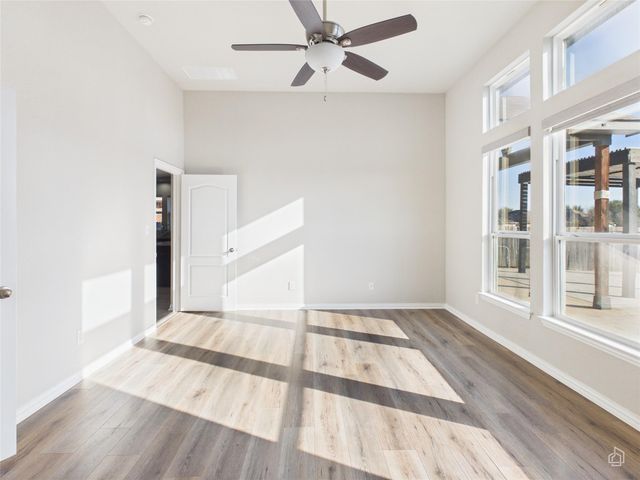 310 Hibiscus DR, Hutto, TX 78634