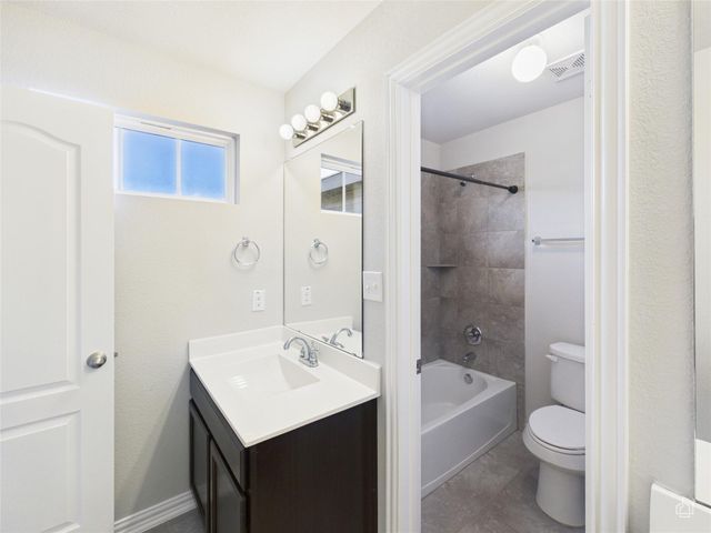 310 Hibiscus DR, Hutto, TX 78634