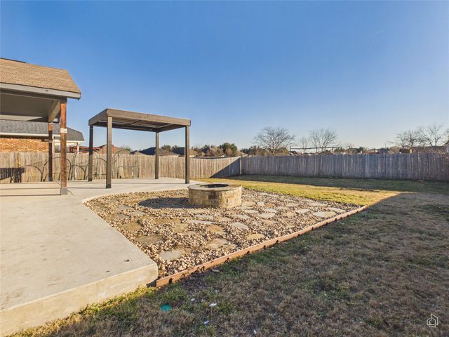 310 Hibiscus DR, Hutto, TX 78634