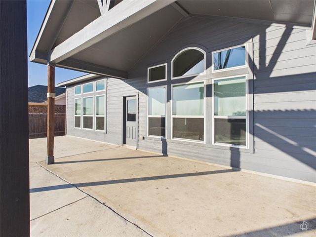 310 Hibiscus DR, Hutto, TX 78634