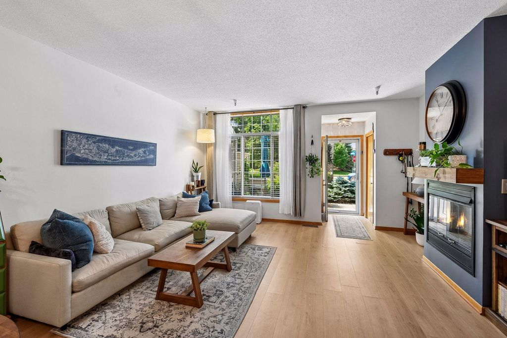 18119 Settlers Way, Eden Prairie, MN 55347 — photo 4