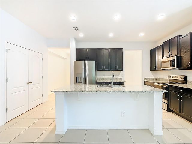 806 BENJAMIN TRAIL, Davenport, FL 33837