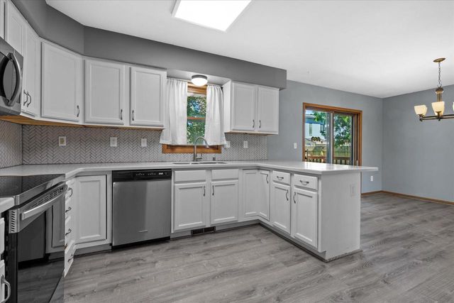 1415 S 167th STREET, New Berlin, WI 53151