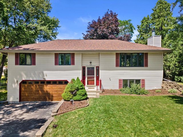 1415 S 167th STREET, New Berlin, WI 53151