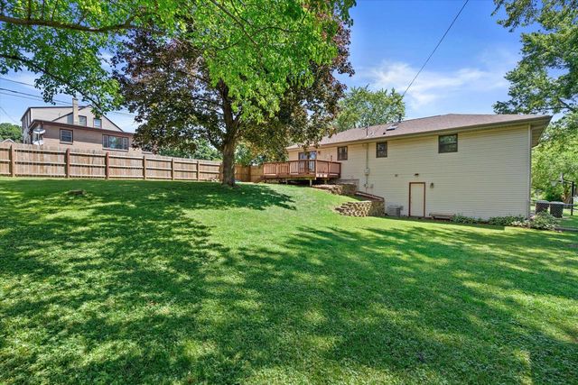 1415 S 167th STREET, New Berlin, WI 53151
