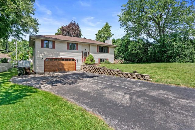 1415 S 167th STREET, New Berlin, WI 53151