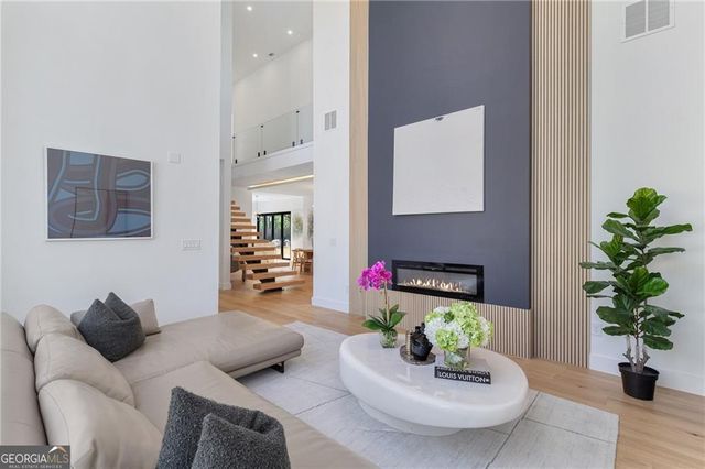 3270 Lee Street SE, Smyrna, GA 30080