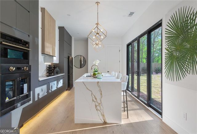 3270 Lee Street SE, Smyrna, GA 30080