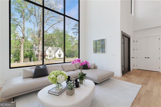 3270 Lee Street SE, Smyrna, GA 30080