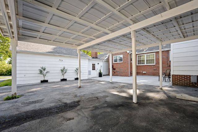 400 EDGEWOOD DRIVE, Tullahoma, TN 37388