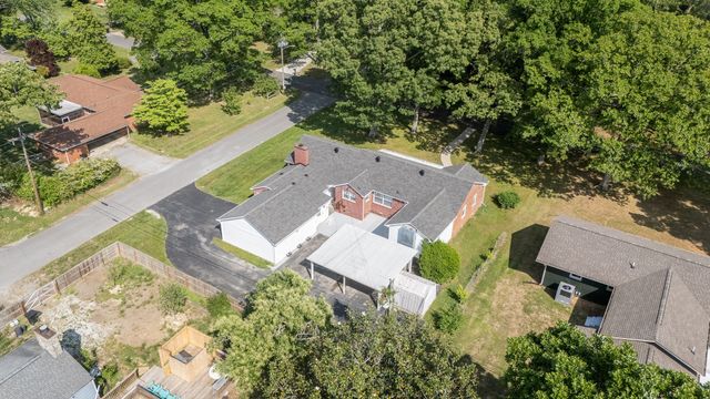 400 EDGEWOOD DRIVE, Tullahoma, TN 37388