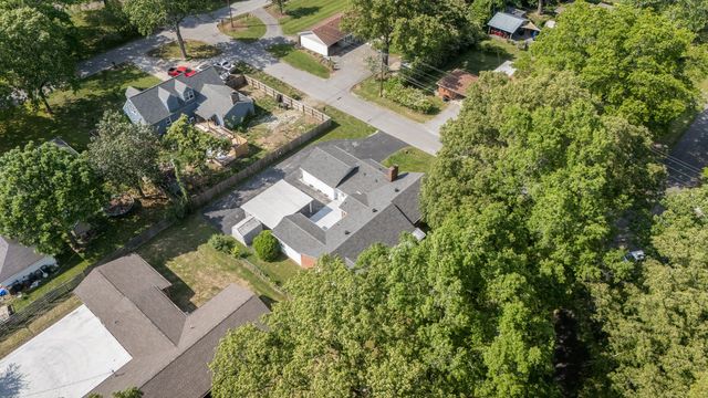 400 EDGEWOOD DRIVE, Tullahoma, TN 37388