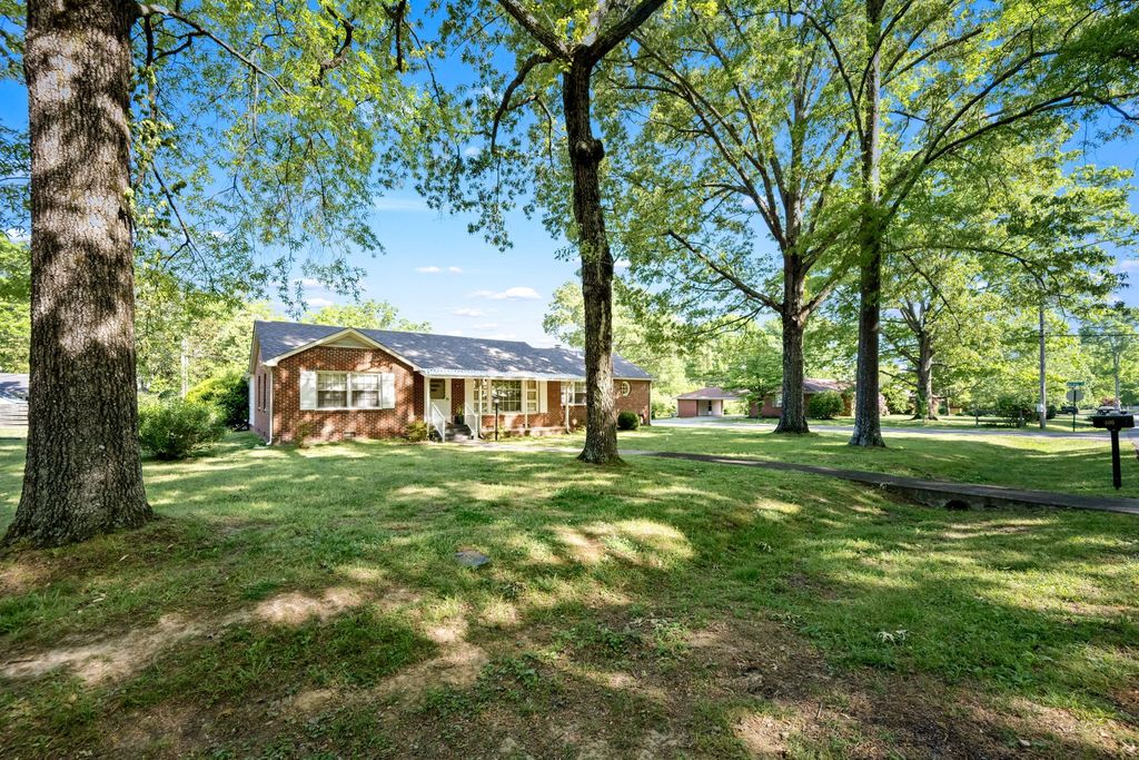 400 EDGEWOOD DRIVE, Tullahoma, TN 37388