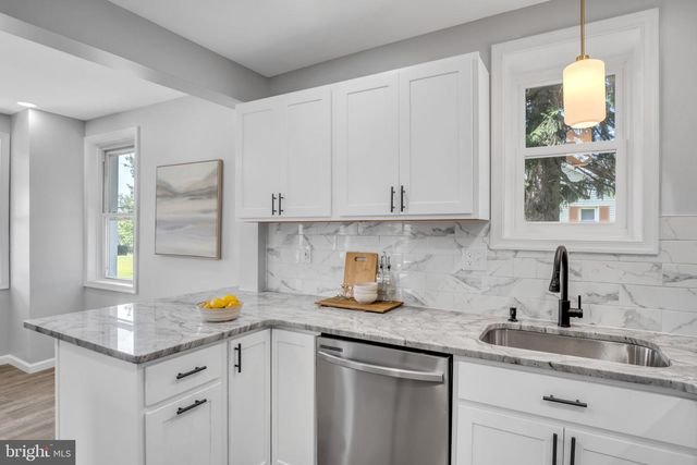 77 MOULSTOWN RD, Abbottstown, PA 17301