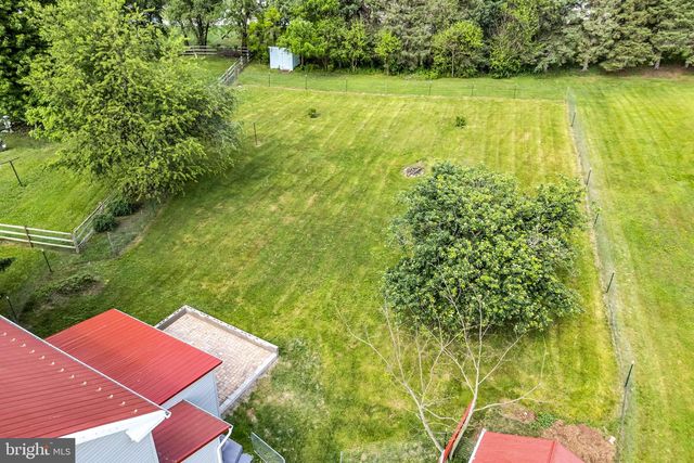 77 MOULSTOWN RD, Abbottstown, PA 17301