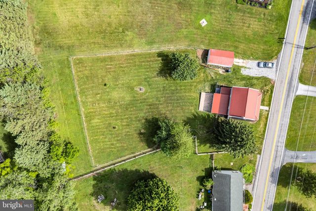 77 MOULSTOWN RD, Abbottstown, PA 17301