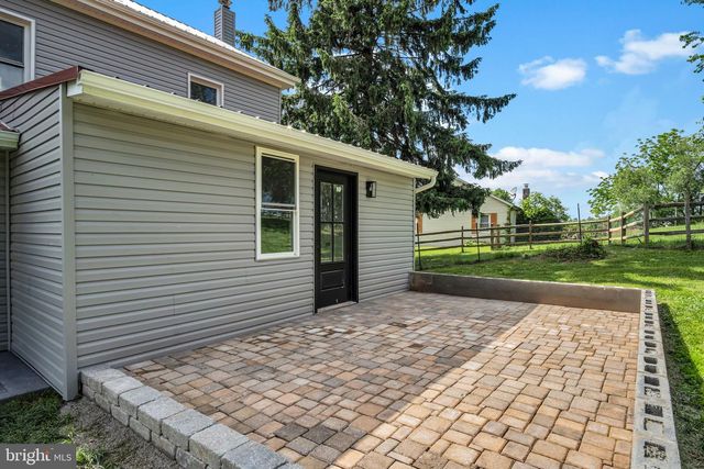 77 MOULSTOWN RD, Abbottstown, PA 17301