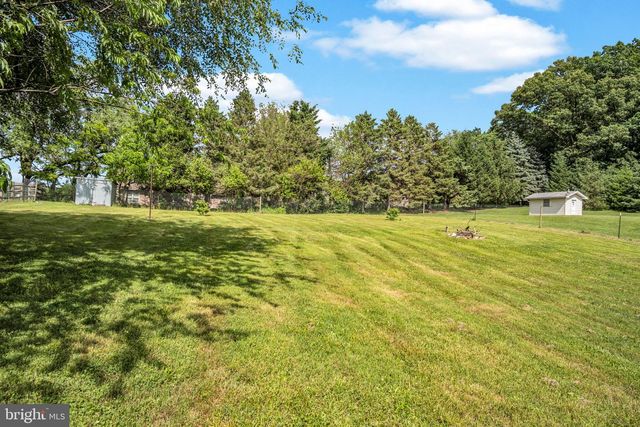77 MOULSTOWN RD, Abbottstown, PA 17301