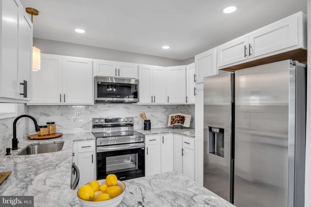77 MOULSTOWN RD, Abbottstown, PA 17301