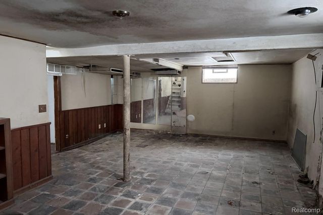 20300 Hickory Street, Detroit, MI 48205