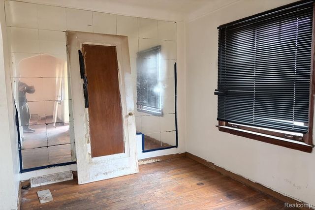 20300 Hickory Street, Detroit, MI 48205