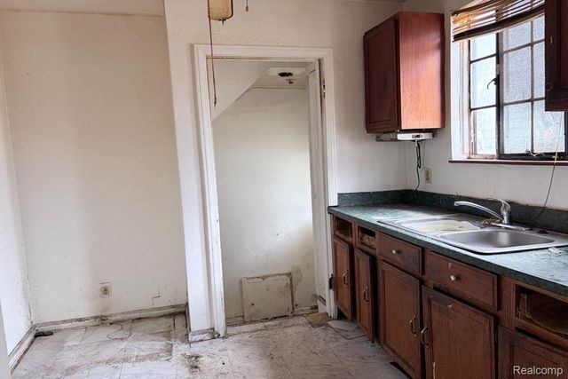 20300 Hickory Street, Detroit, MI 48205