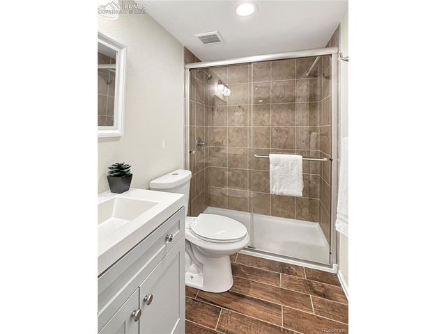 422 Cobblestone Dr, Colorado Springs, CO 80906