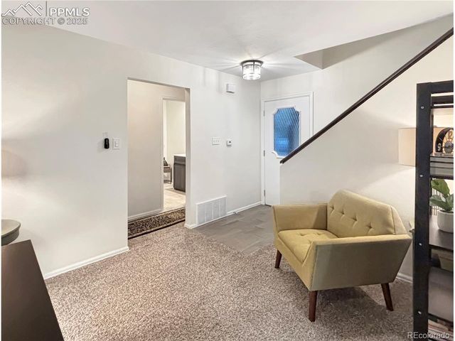 422 Cobblestone Dr, Colorado Springs, CO 80906