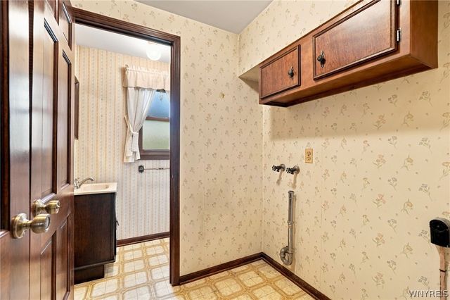 76 Janine Court, Cheektowaga, NY 14227