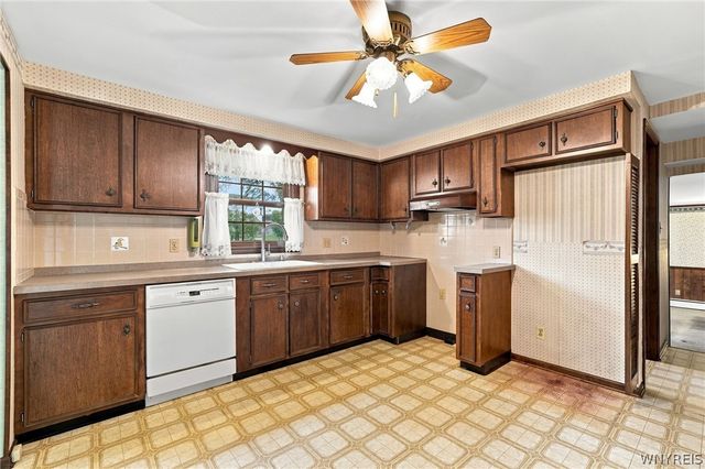 76 Janine Court, Cheektowaga, NY 14227