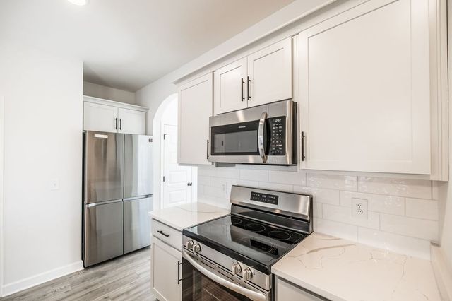 223 Holywell Dr, Gallatin, TN 37066
