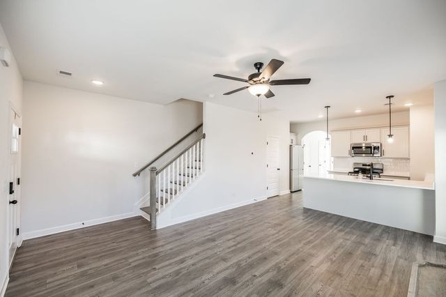 223 Holywell Dr, Gallatin, TN 37066